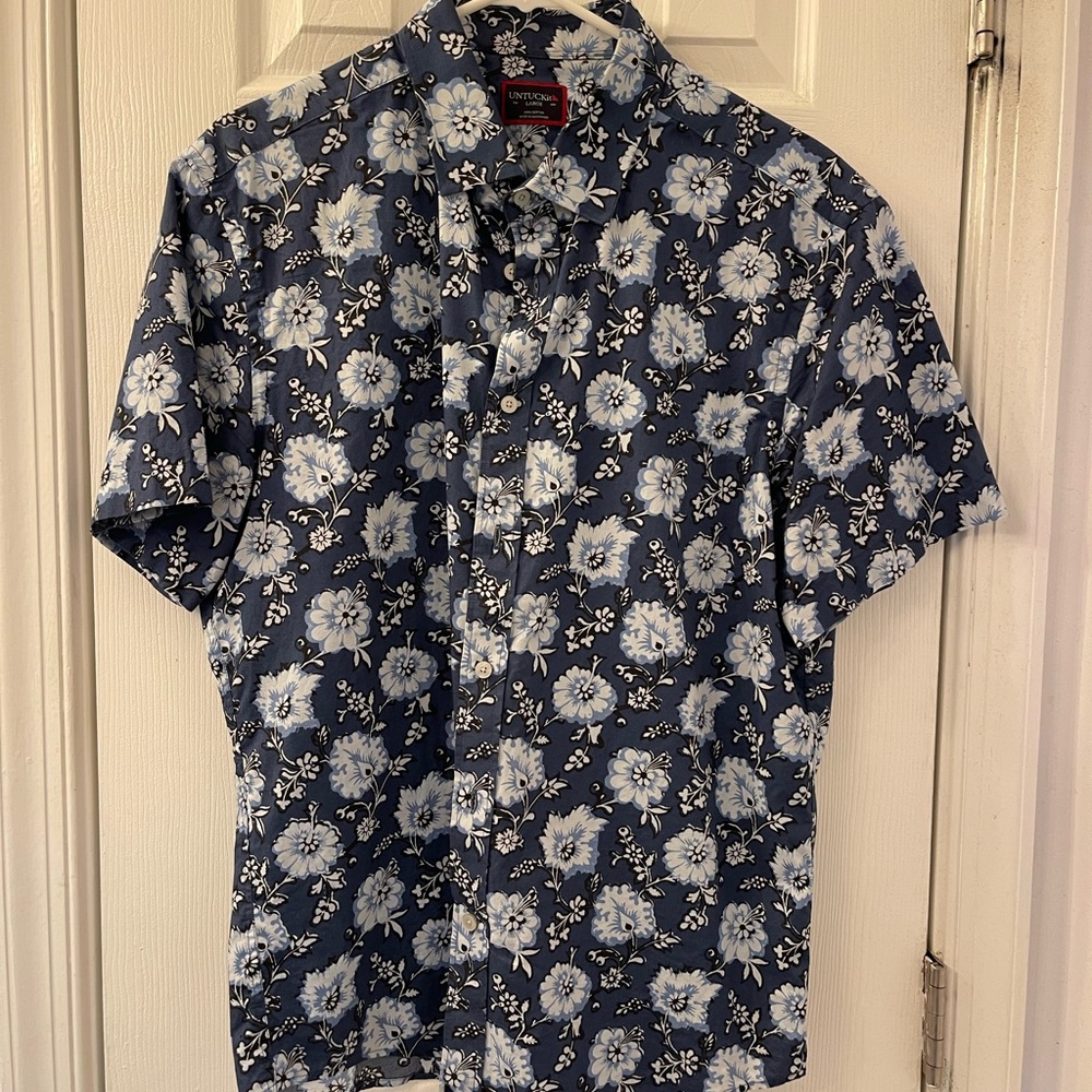 UNTUCKit Blue Casual Button Down Shirt